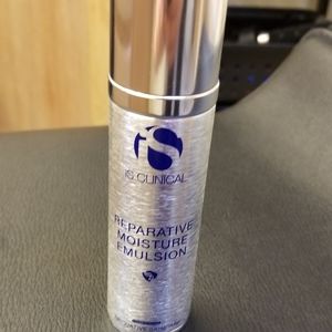 IS Clinical Reparative Moisture Emolsion